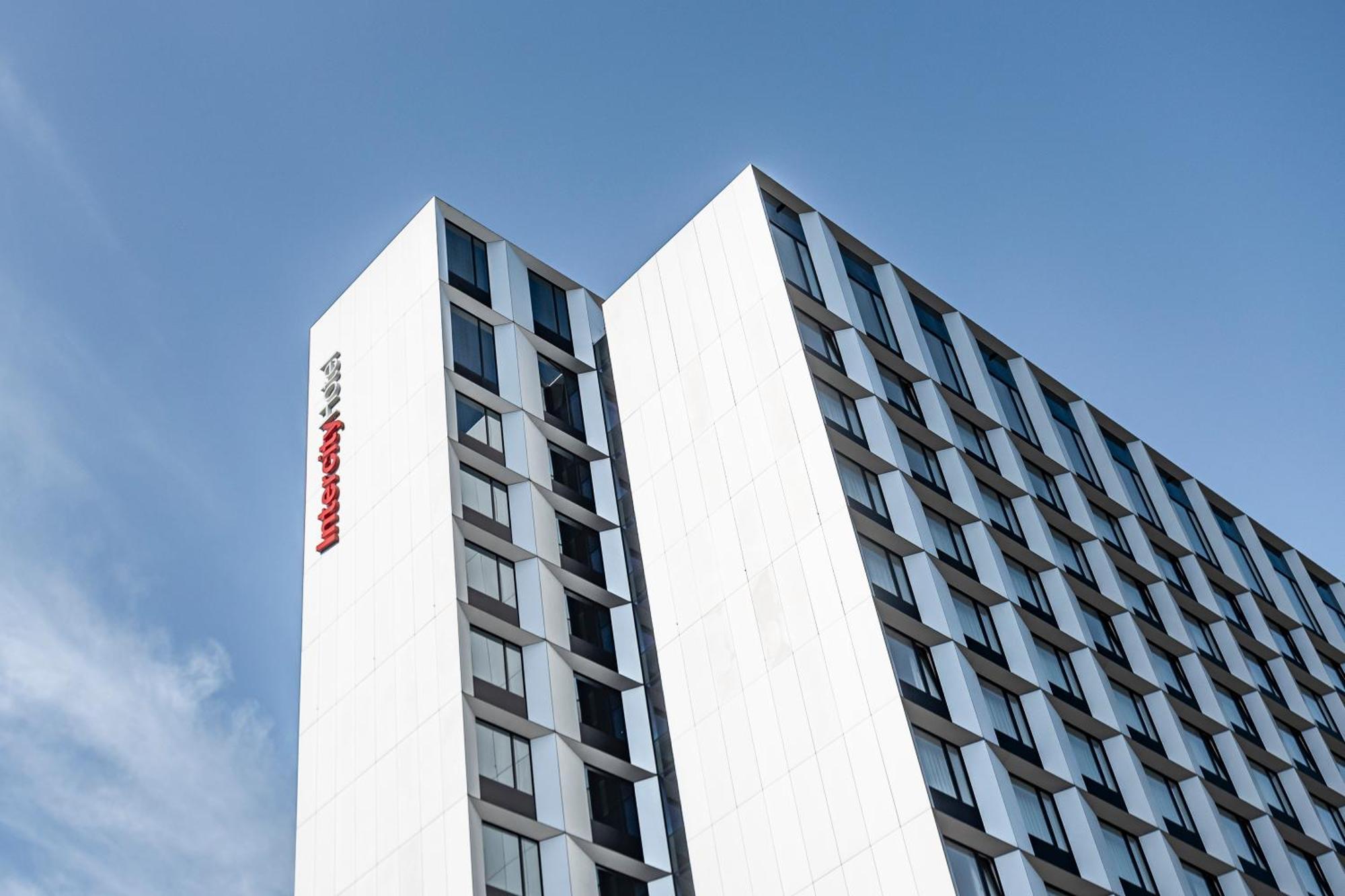 Intercityhotel Hamburg Dammtor-Messe Exterior foto