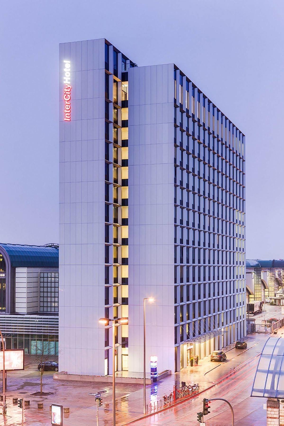 Intercityhotel Hamburg Dammtor-Messe Exterior foto